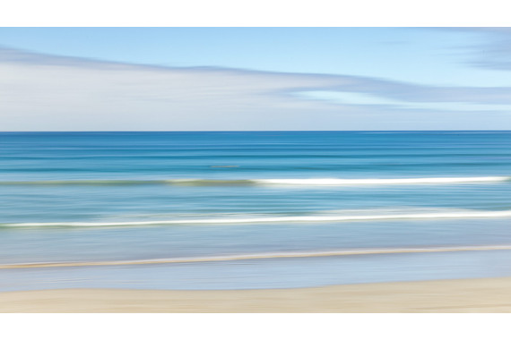 <p>1st - A Grade: Open Print - Sand Sea Sky <small>© Ian Street</small></p>

